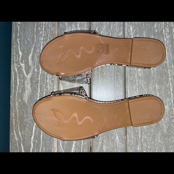 Never worn, size 9 snakeskin slides - Picture 3 of 3